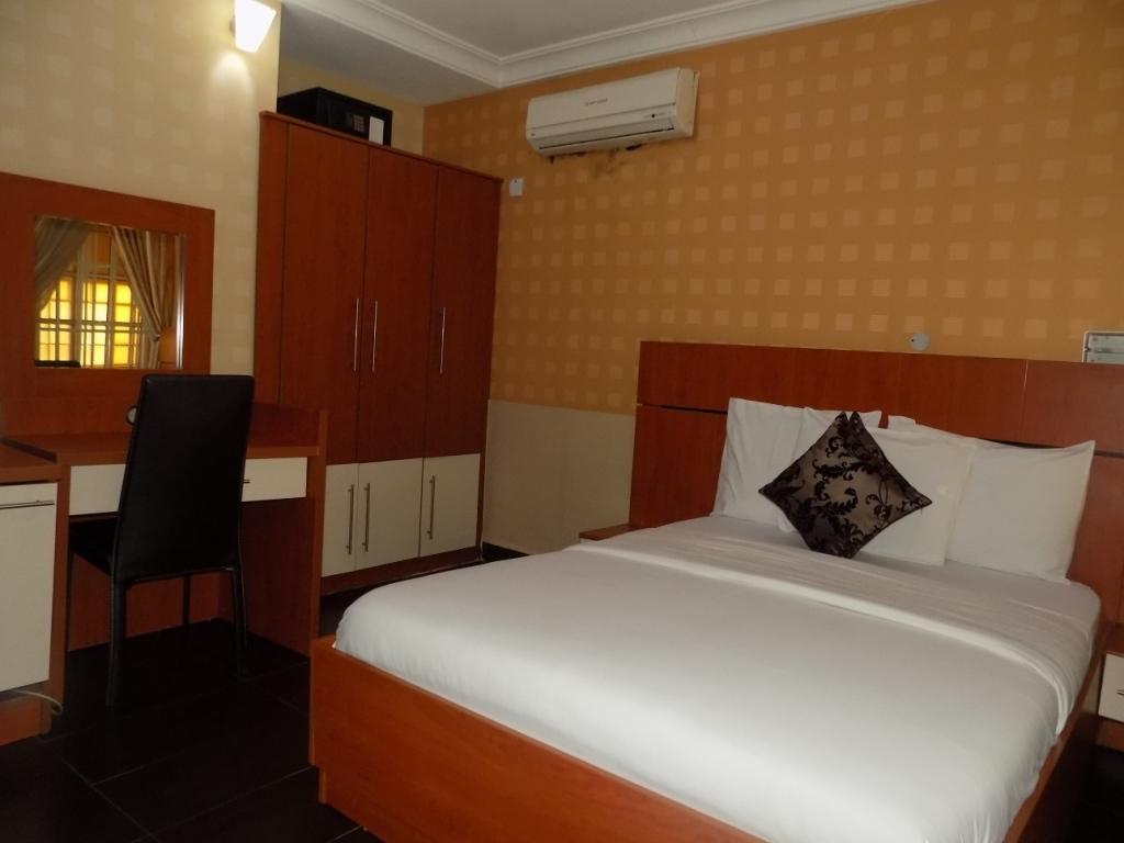 Prixair Hotel Abuja Buitenkant foto