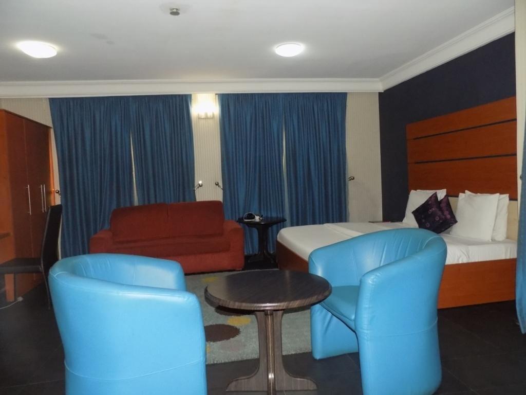 Prixair Hotel Abuja Buitenkant foto