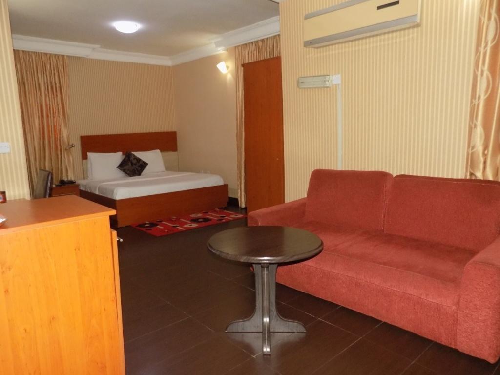 Prixair Hotel Abuja Buitenkant foto