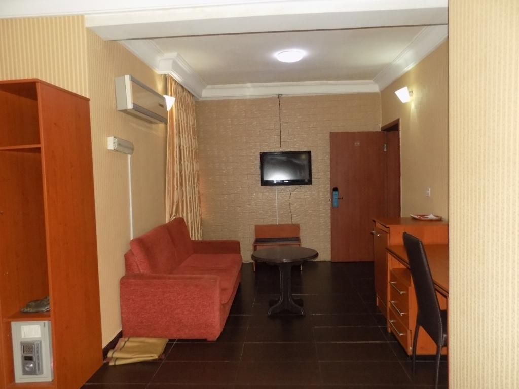 Prixair Hotel Abuja Buitenkant foto